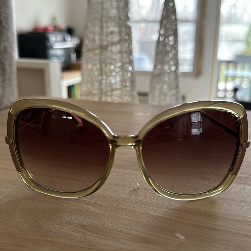 Tod’s sunglasses